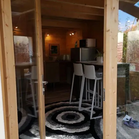 Le Petit De Shantay Youstay * Nimes