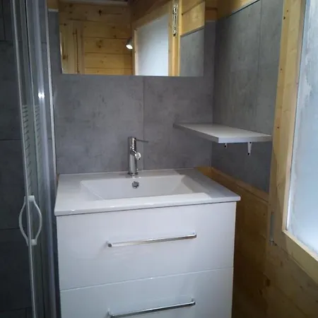 Le Petit De Shantay Youstay Nimes