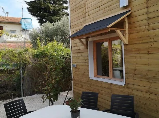 Le Petit De Shantay Youstay * Nîmes